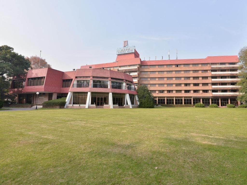 Cypress Hotel Jin Jiang Shanghái Exterior foto